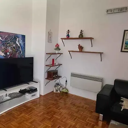 Appartamento In 45078 *